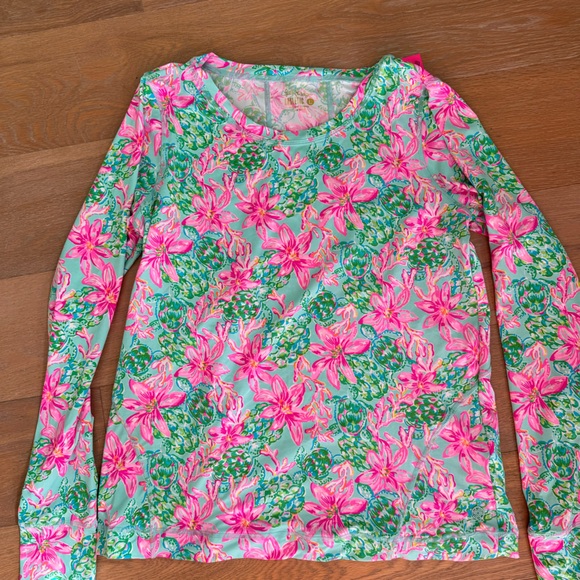 Lilly Pulitzer 🌸🐢 UPF 50+ longsleeved tee NWT - Picture 2 of 6